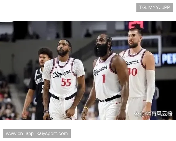 快船困境透视：哈登角色与球队节奏失衡，哈登对快船神进球