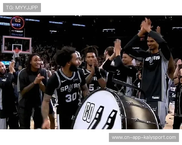 福克斯复出助马刺双杀鹈鹕，太阳再斩快船，福克斯集锦nba