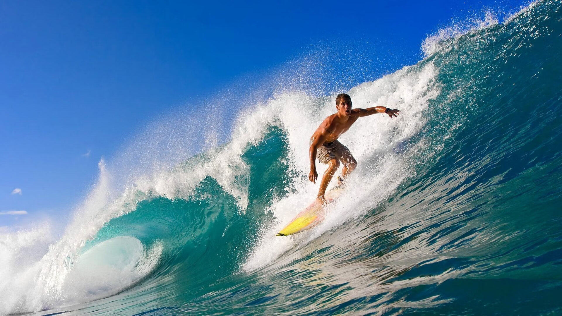 西甲-亚马尔破门,拉什福德建功,巴萨3-1埃尔切仍落后5分,西甲巴萨埃瓦尔